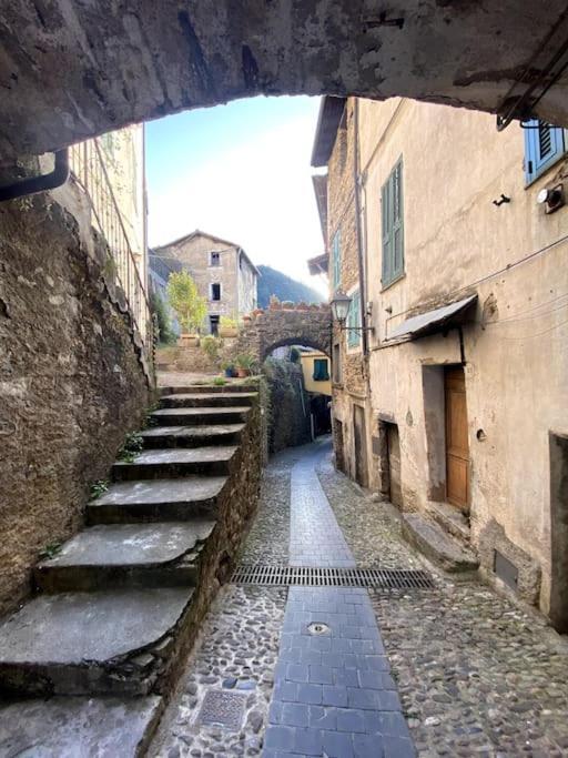 Iconic Italian Townhouse W Rooftop Terrace & Mountain View, 皮尼亚 外观 照片