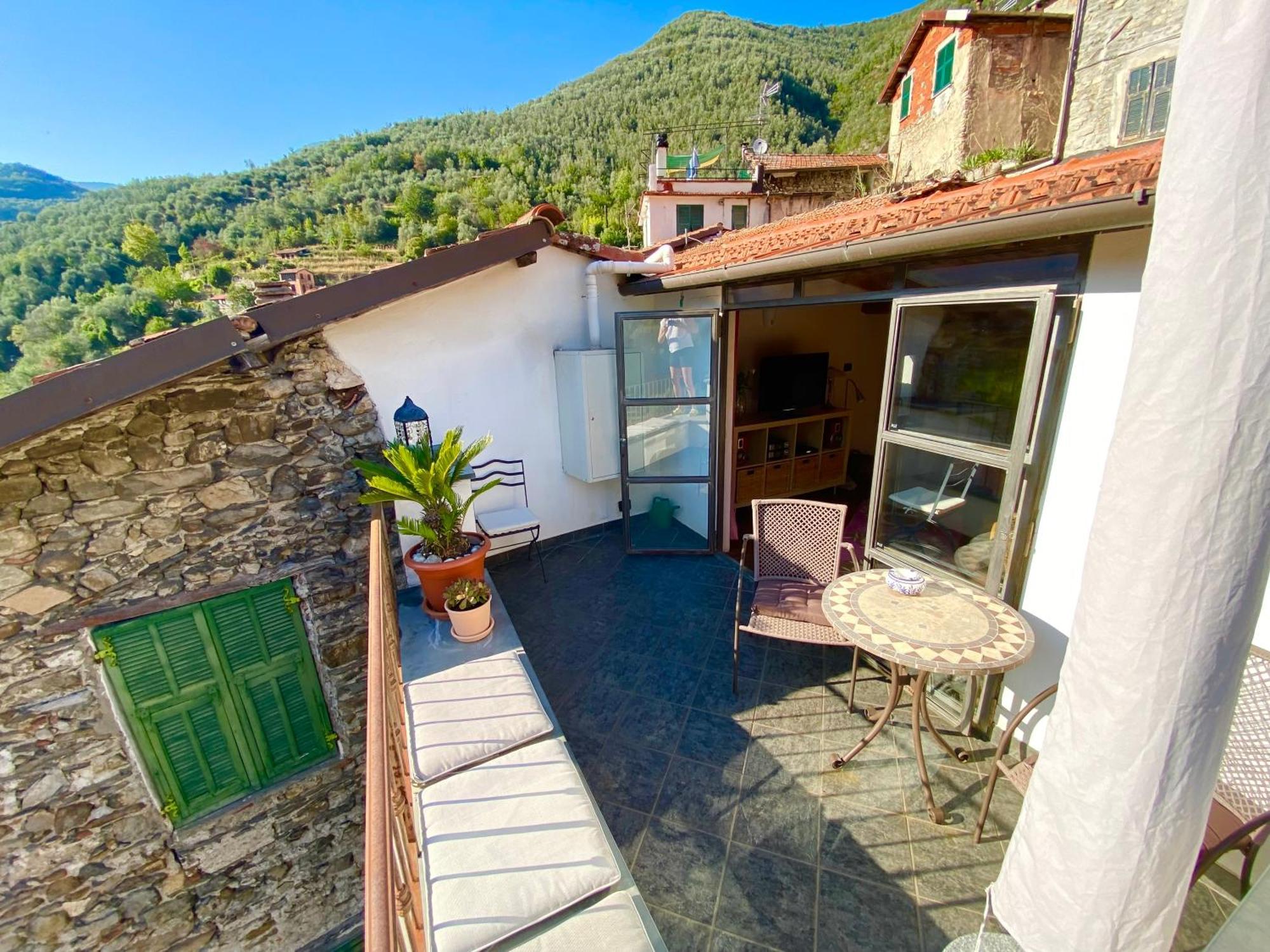 Iconic Italian Townhouse W Rooftop Terrace & Mountain View, 皮尼亚 外观 照片