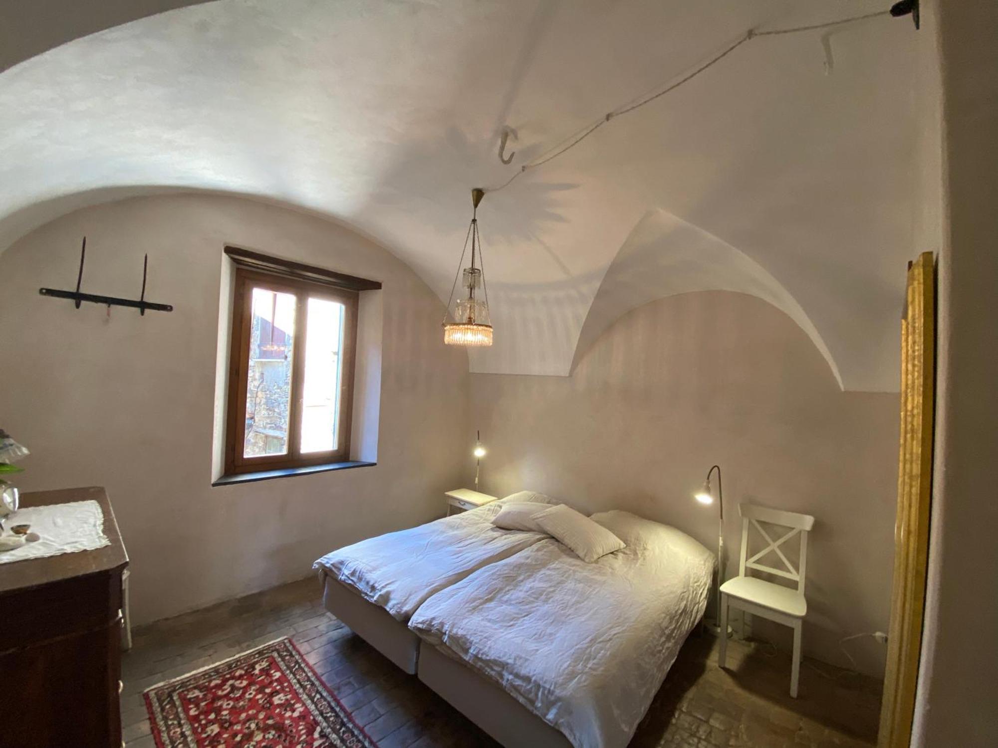 Iconic Italian Townhouse W Rooftop Terrace & Mountain View, 皮尼亚 外观 照片
