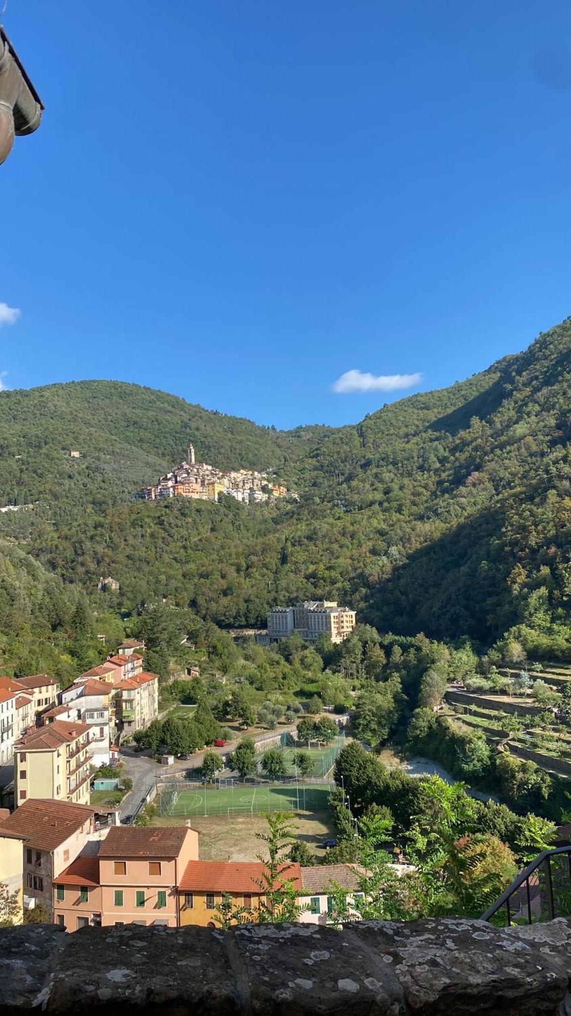Iconic Italian Townhouse W Rooftop Terrace & Mountain View, 皮尼亚 外观 照片